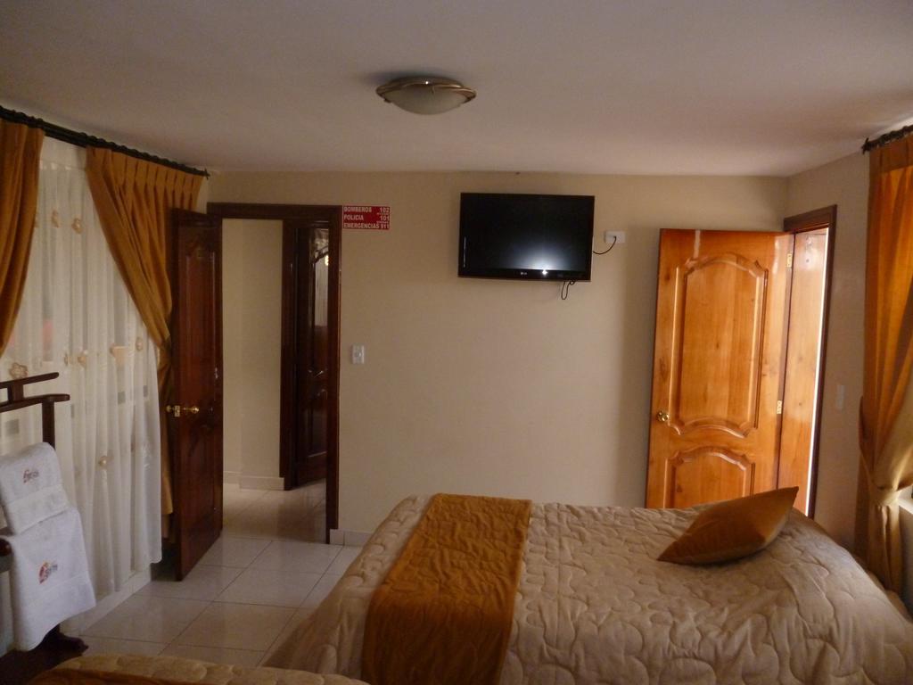 Hostal Fevilamir Ibarra Esterno foto