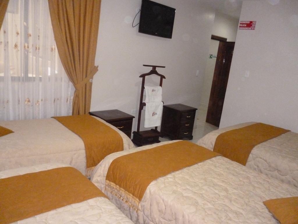 Hostal Fevilamir Ibarra Esterno foto