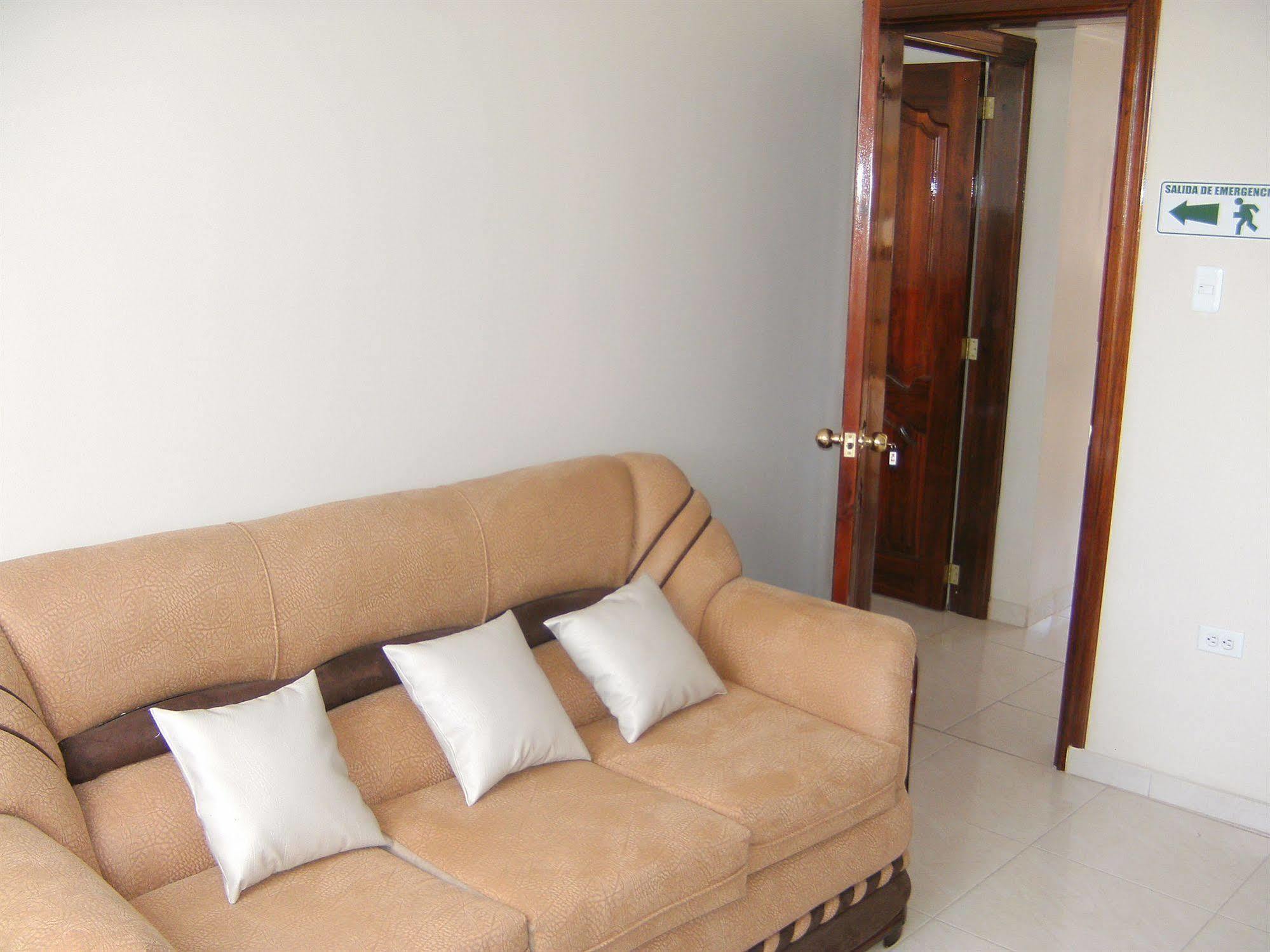 Hostal Fevilamir Ibarra Esterno foto