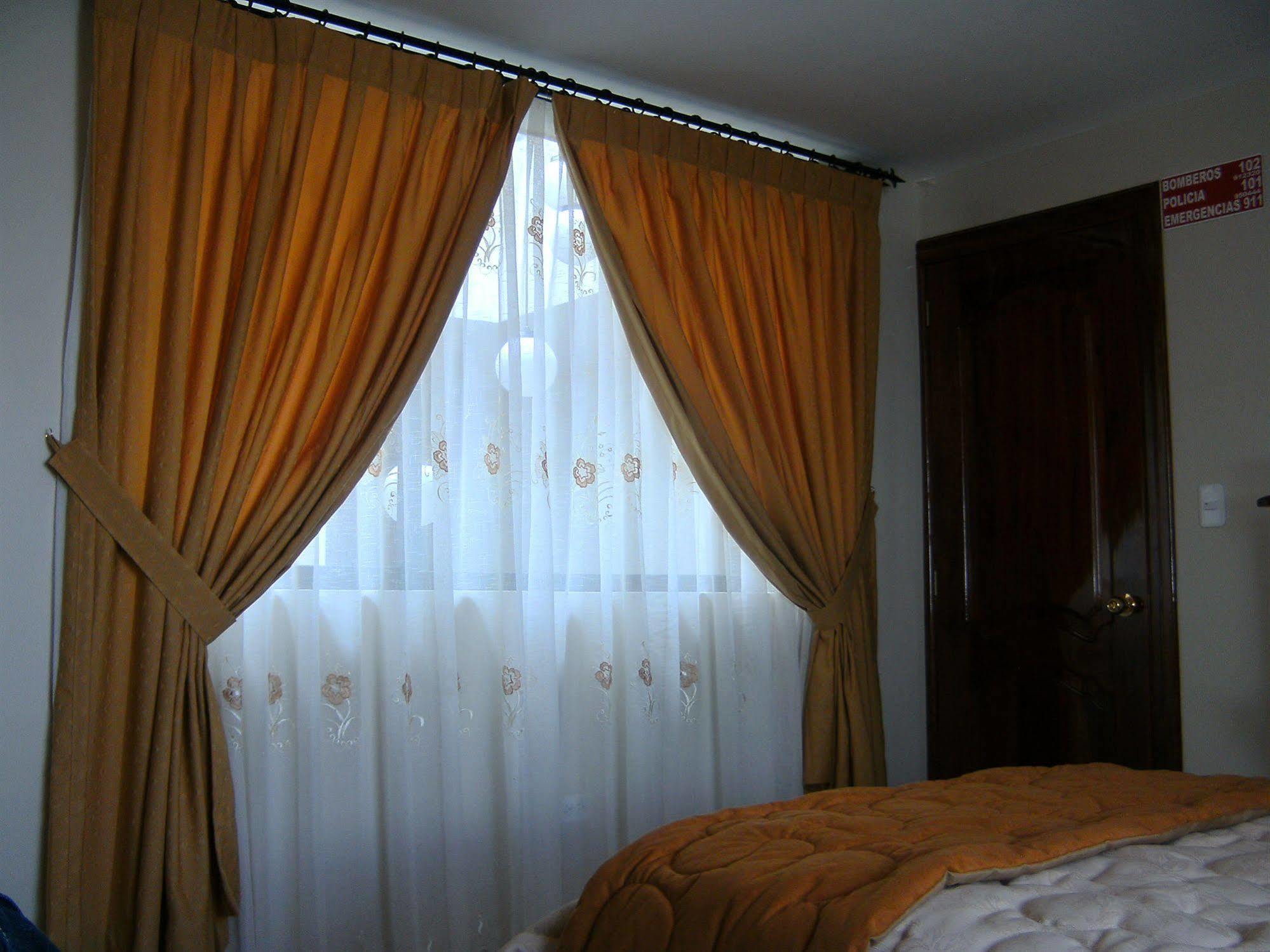 Hostal Fevilamir Ibarra Esterno foto