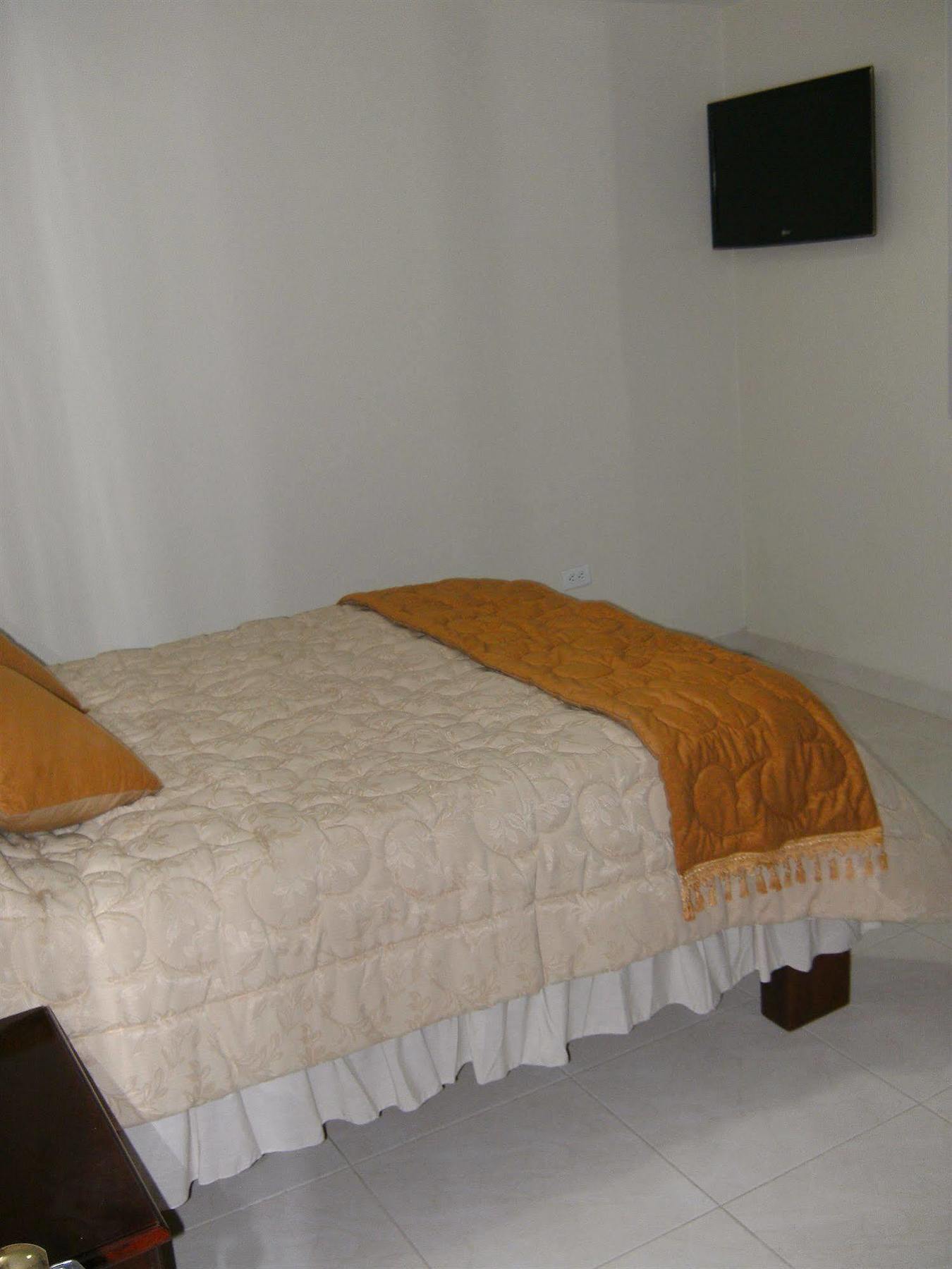 Hostal Fevilamir Ibarra Esterno foto