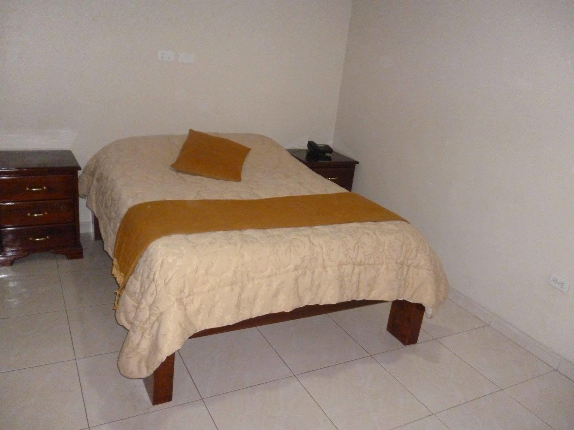 Hostal Fevilamir Ibarra Esterno foto